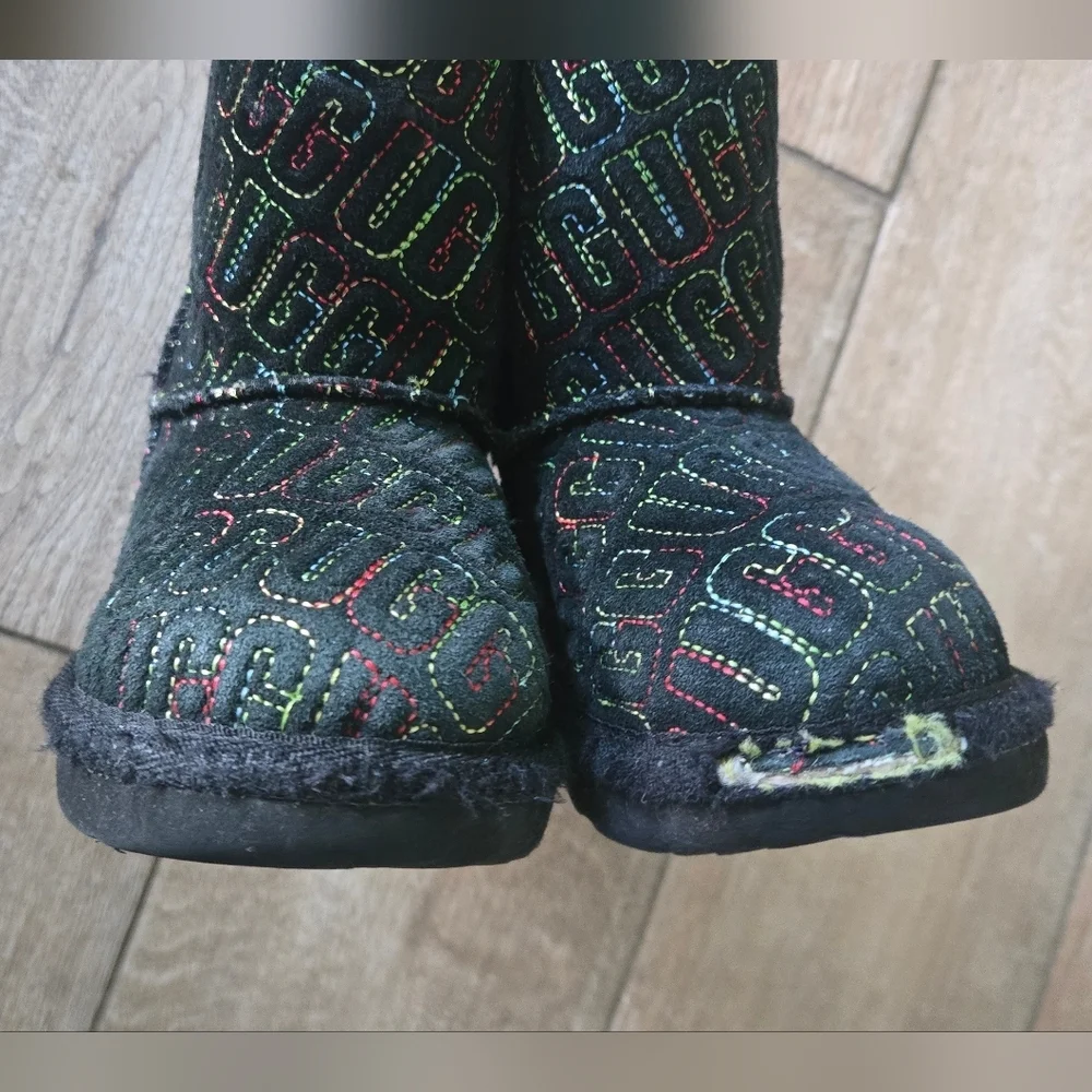 Uggs Kids Classic II Multicolor Graphic Sticth Black Boot Size 9